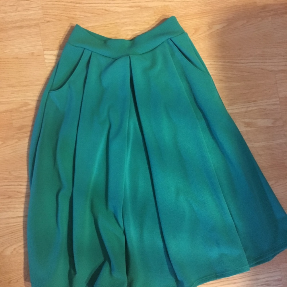 Agnes & Dora Pleated Midi Skirt